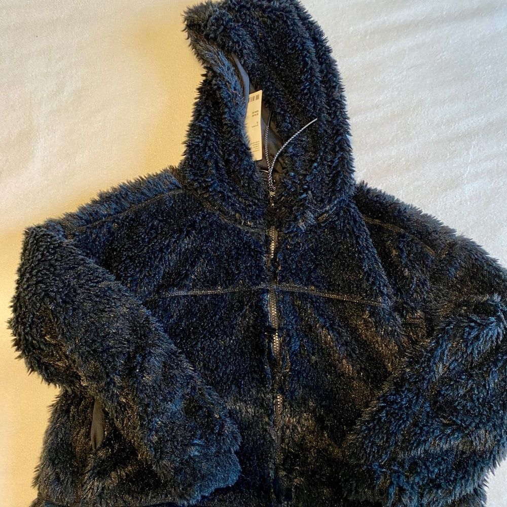 Size small Urban Outfitters black crop top hoodie